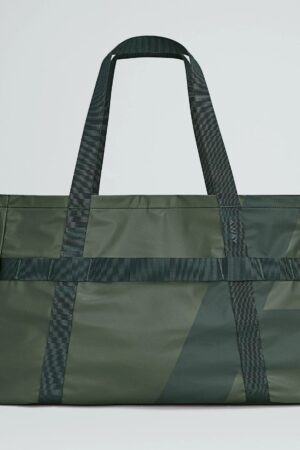 Active Tote 45L in Forest Green