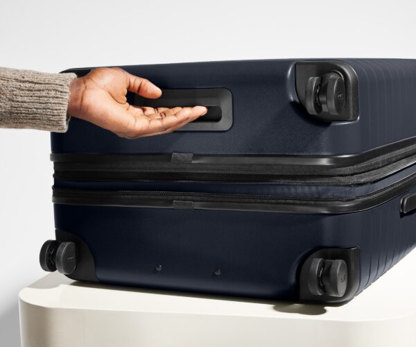 The Medium Flex in Navy Blue - Image 7
