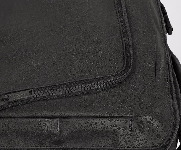 Active Convertible Backpack 25L in Jet Black - Image 8