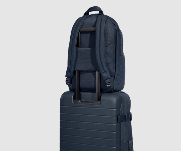 Active Backpack 26L in Navy Blue - Image 9