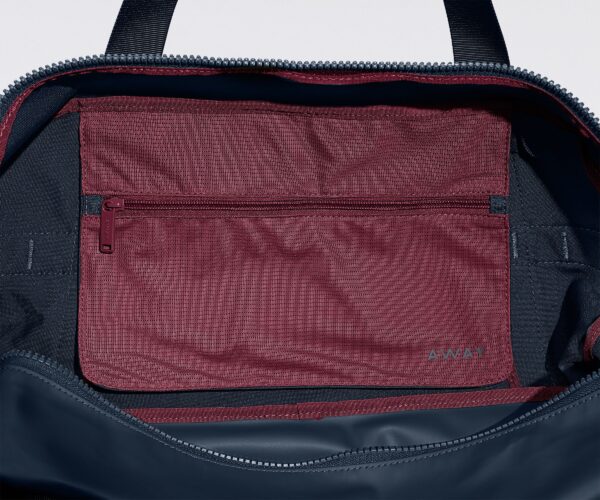 Active Duffle 40L in Navy Blue - Image 4